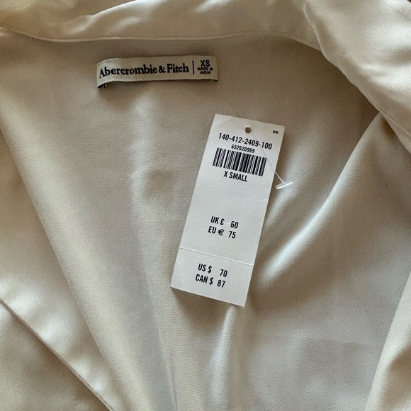 Abercrombie top - Picture 2 of 2